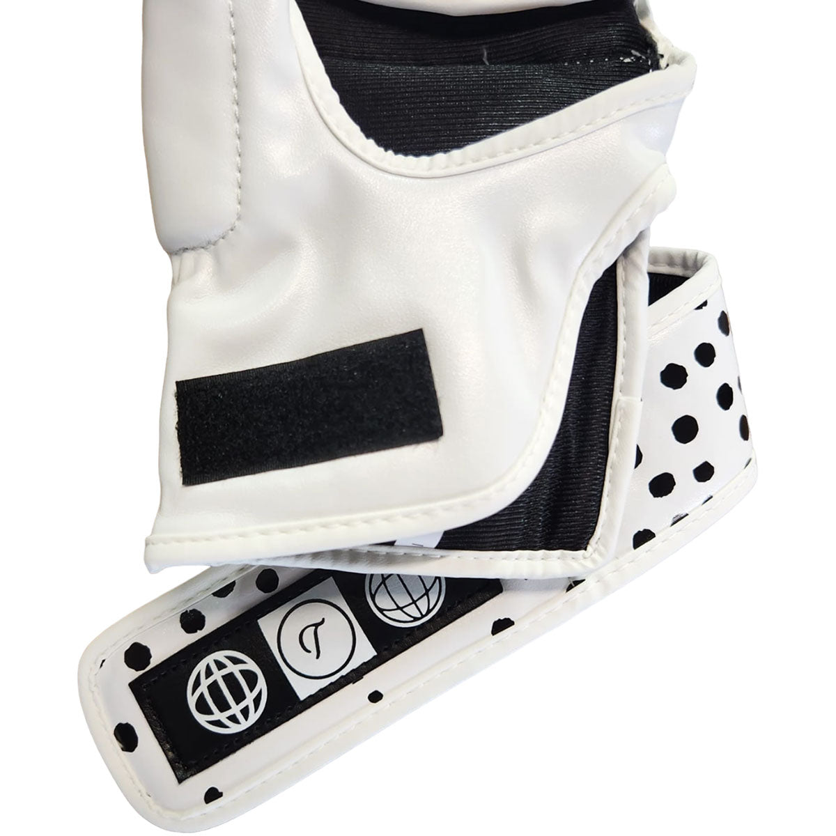 MMA Gloves Polkadot Techniques Canada White